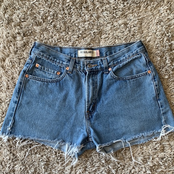 LEVI’S 505 Vintage Cutoff Jean Shorts - Picture 4 of 7